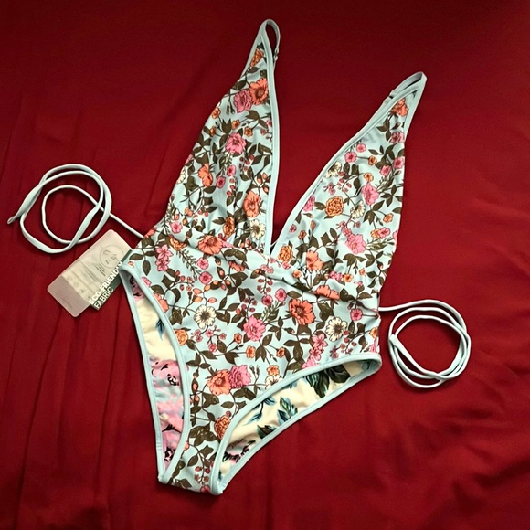 Smooth Skies Safary Plunge One Piece - Picture 2 of 14